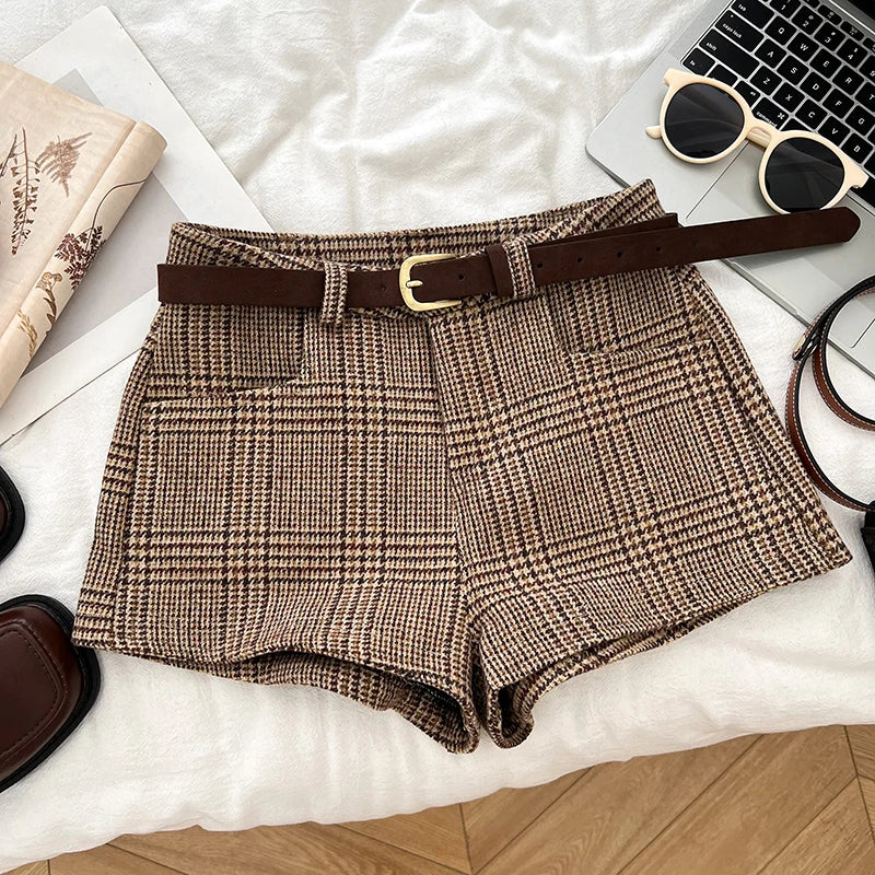 PLAID WOOL SHORTS
