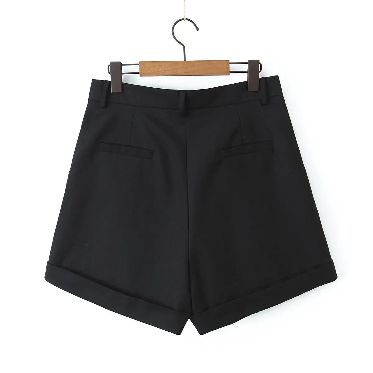 HIGH-WAISTED SOCIAL SHORT