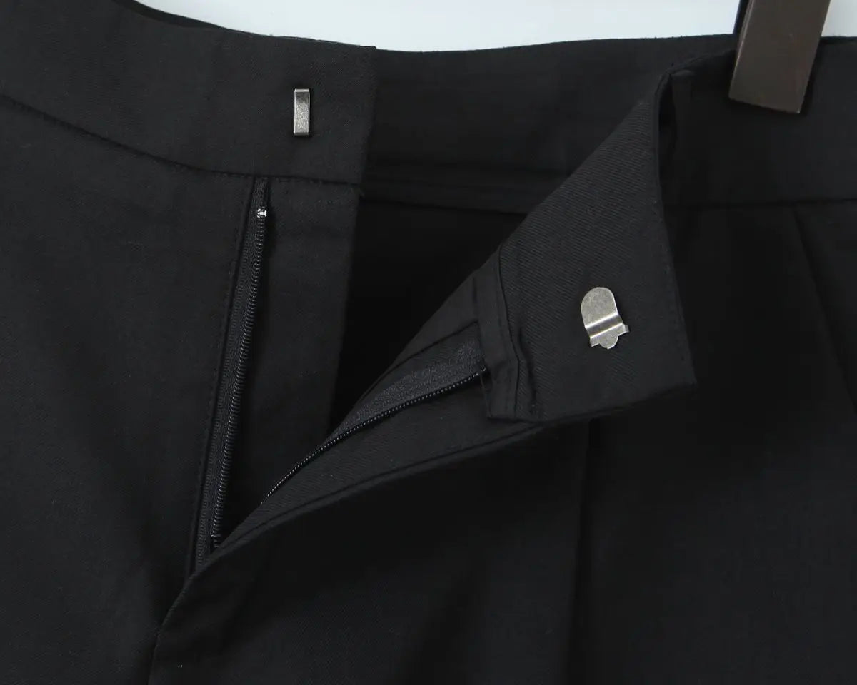 HIGH-WAISTED SOCIAL SHORT