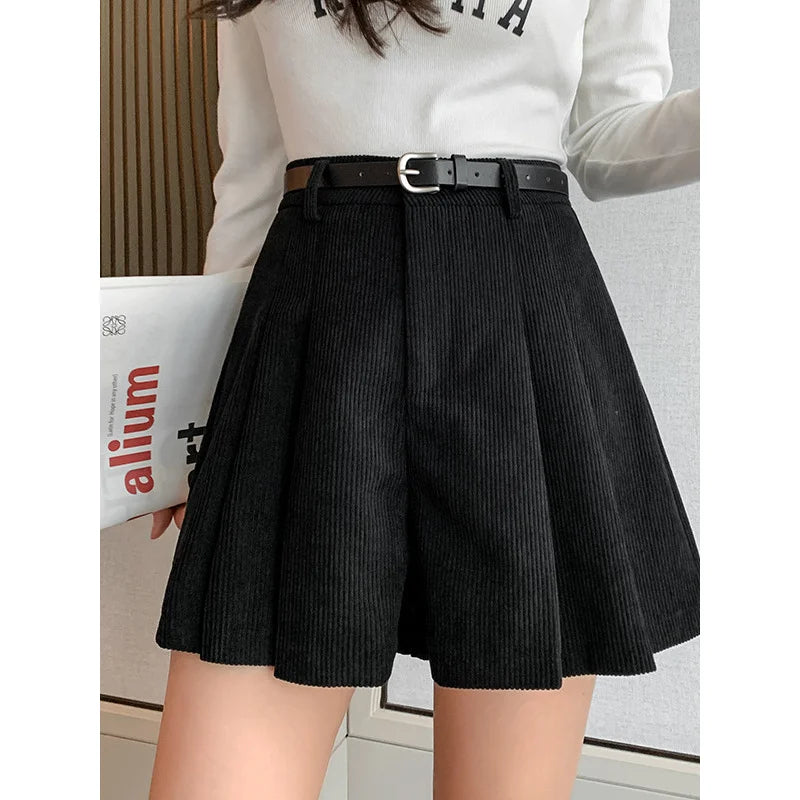 PLEATED KHAKI CORDUROY SHORTS