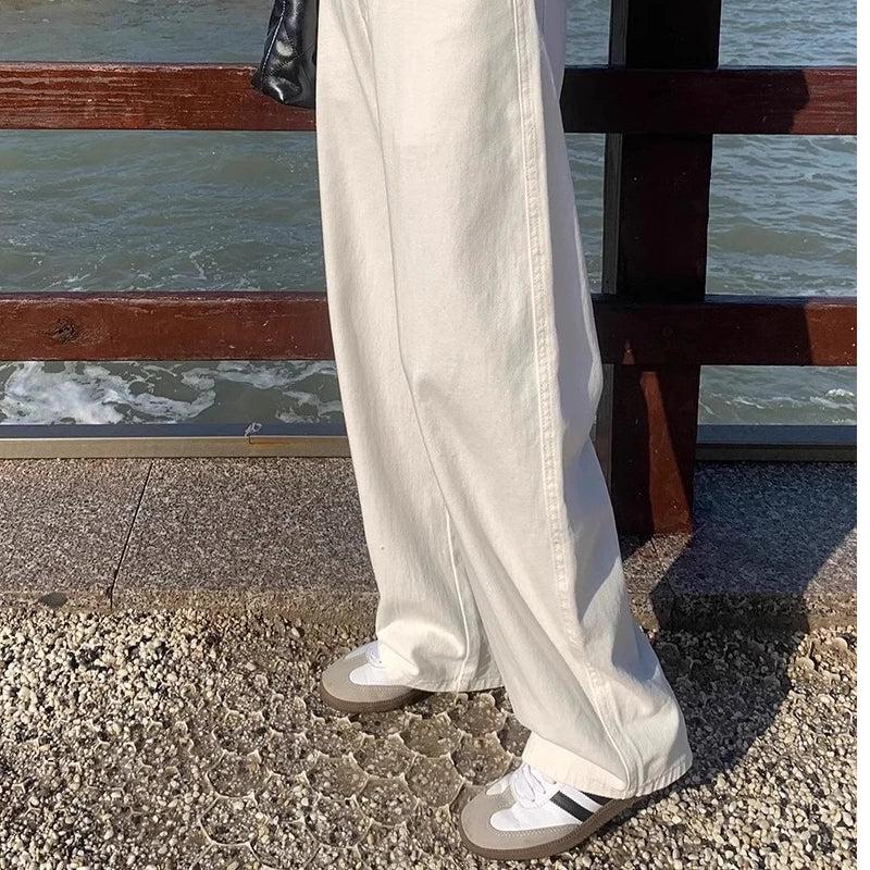 WHITE HIGH-WAISTED JEANS