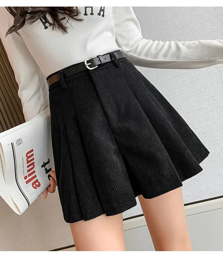 PLEATED KHAKI CORDUROY SHORTS