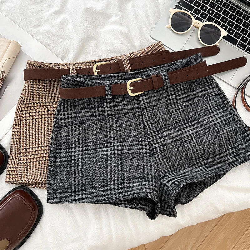 PLAID WOOL SHORTS