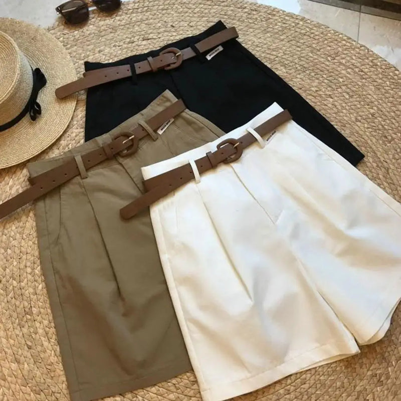 CASUAL SHORTS WITH BELT