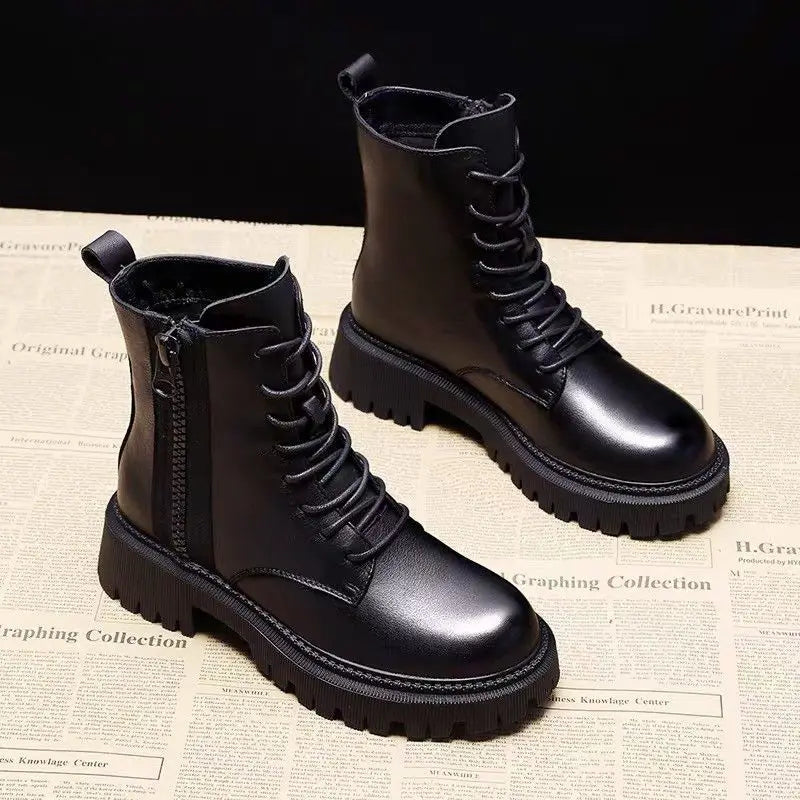 Black round toe boot - Beauhvoir Line