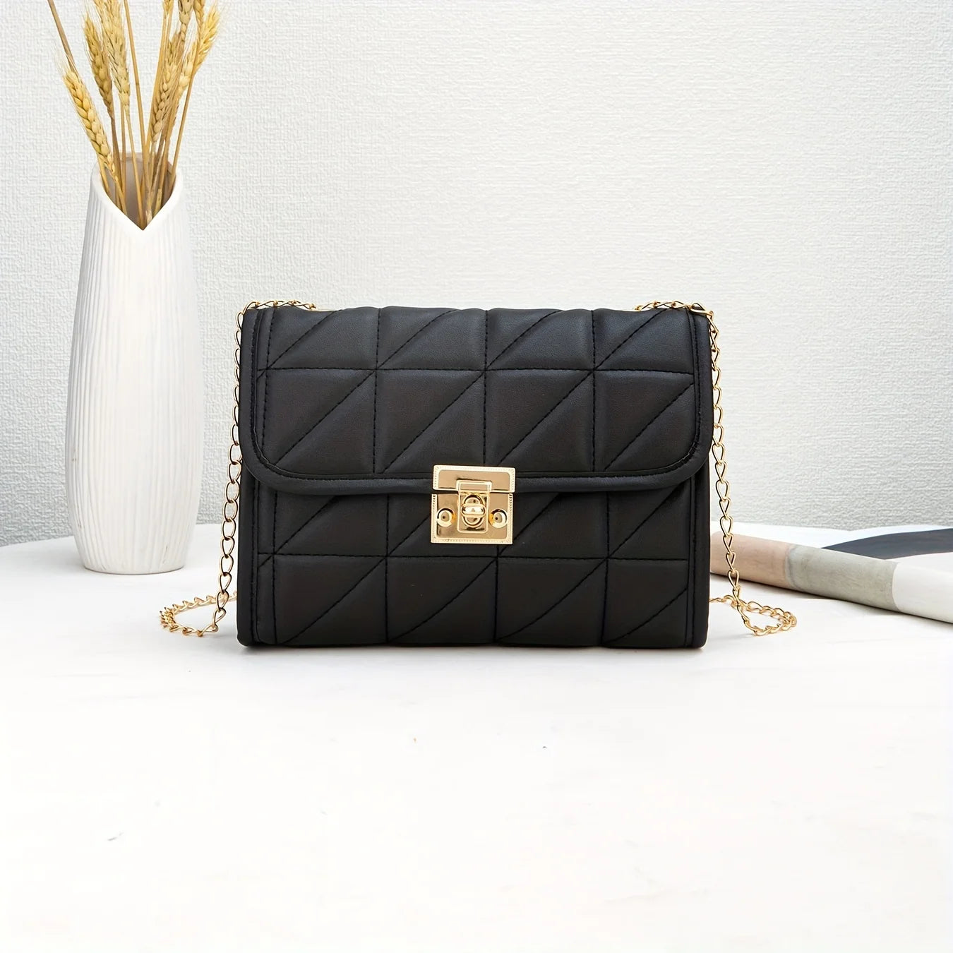 Bolsa de ombro - Acolchoada e Corrente