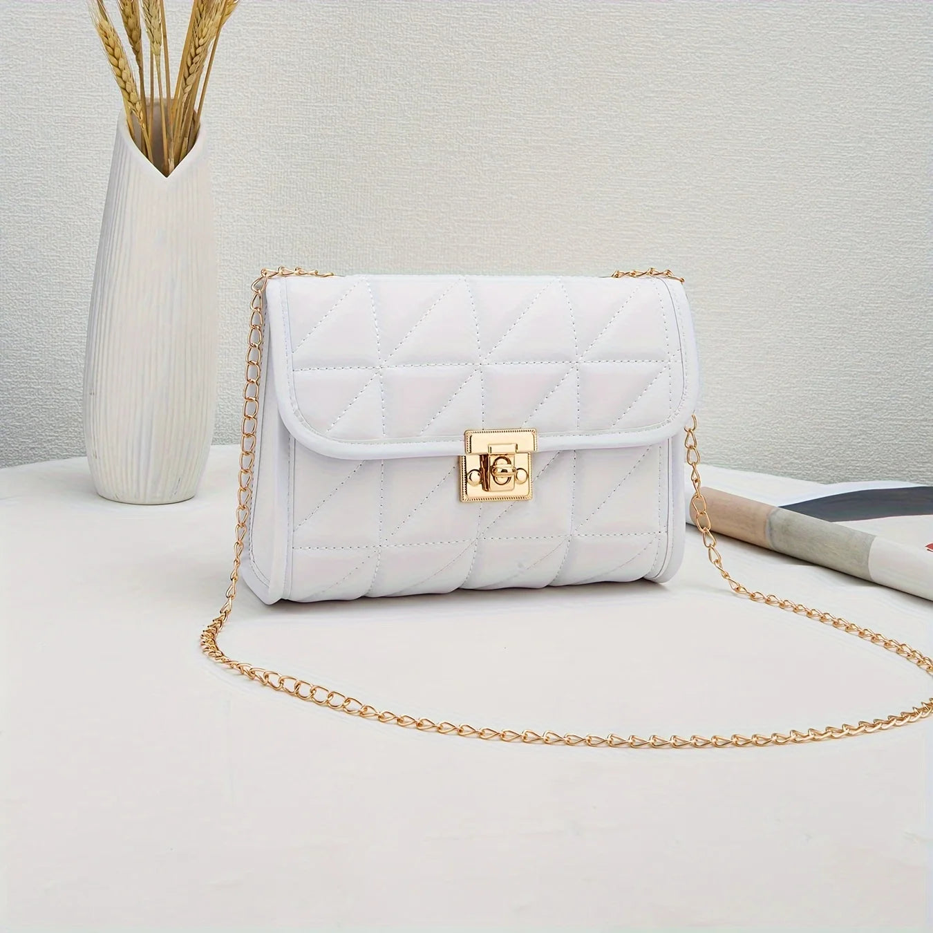 Bolsa de ombro - Acolchoada e Corrente