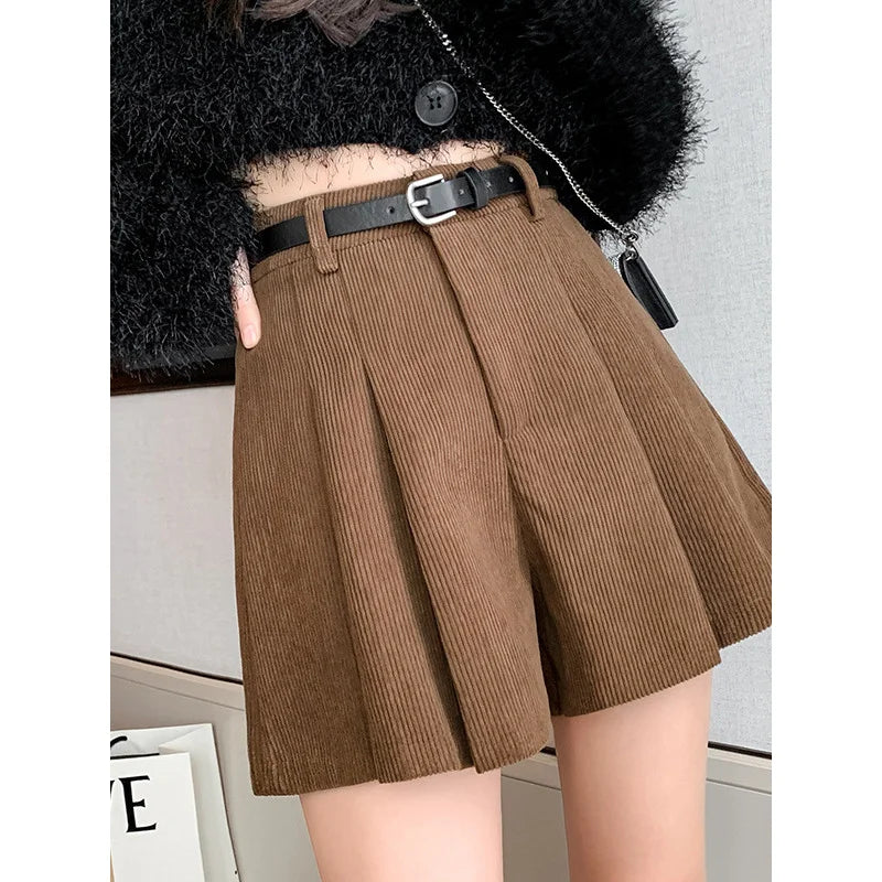 PLEATED KHAKI CORDUROY SHORTS