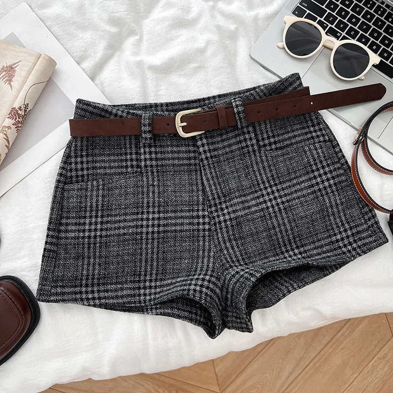PLAID WOOL SHORTS