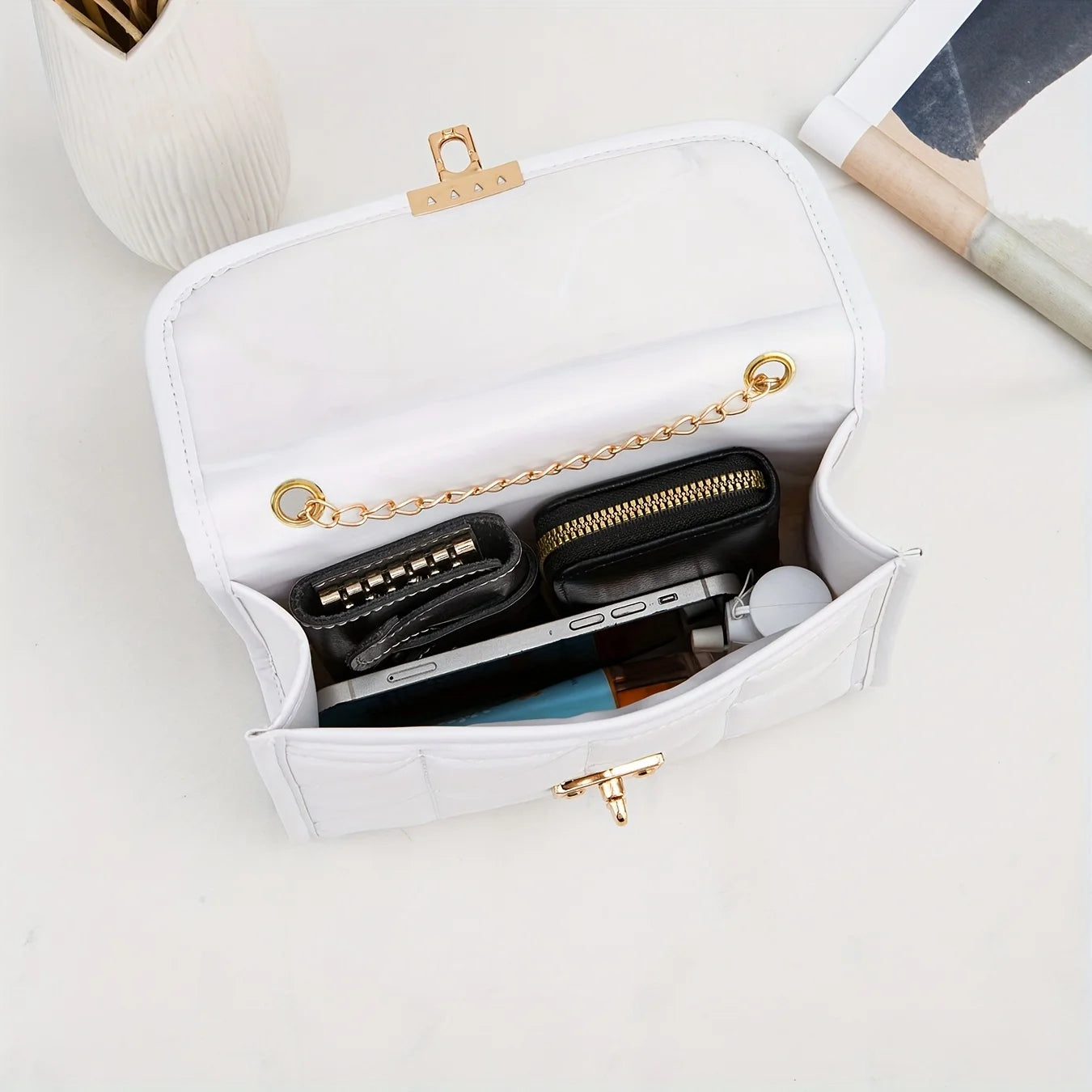 Bolsa de ombro - Acolchoada e Corrente