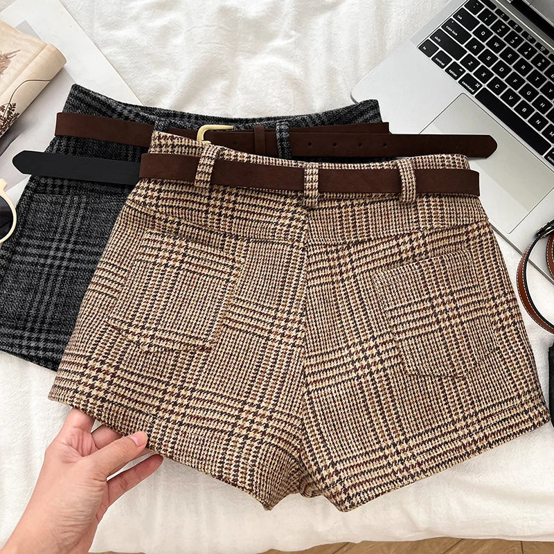 PLAID WOOL SHORTS